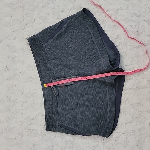 Athleta Gray Drawstring Shorts, Women's Size Medium, Great Condition! - Picture 3 of 6